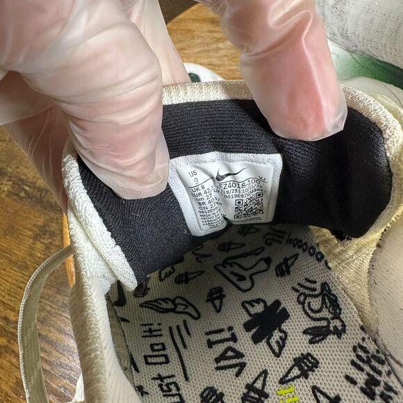 Nike ZoomX Invincible Run Flyknit 3 White Men's Size 9 Shoe Sneakers FZ4018-100 - Picture 9 of 9